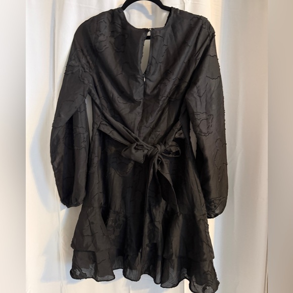 Black Textured Wrap Mini Dress NOLA Boutique Tiered Hem L - Picture 11 of 15